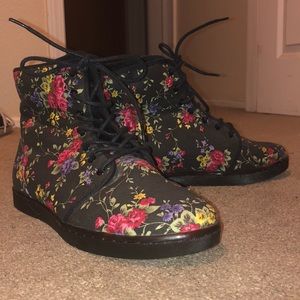 Flower boots
